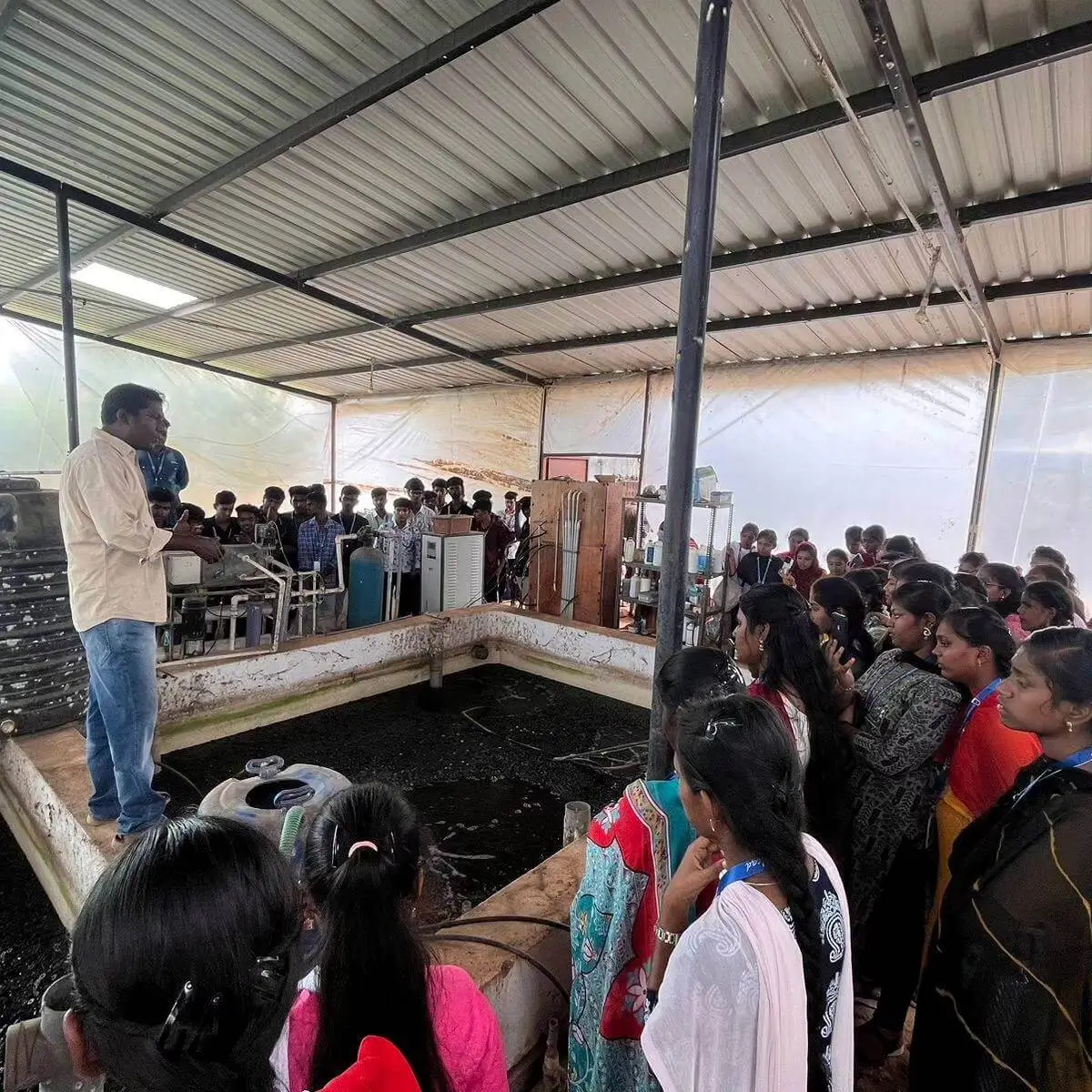 Aquaponics Training session with students 1